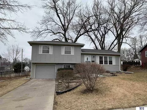 12421 Seldin Dr, Omaha, NE 68144