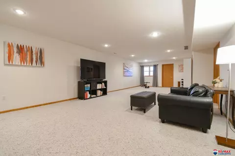 511 Spring View Cir, Beatrice, NE 68310 photo 25