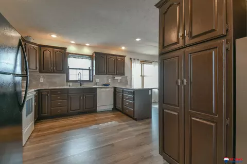 511 Spring View Cir, Beatrice, NE 68310 photo 15
