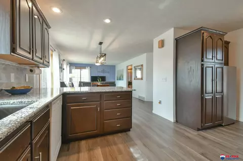 511 Spring View Cir, Beatrice, NE 68310 photo 14