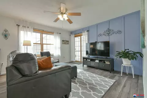 511 Spring View Cir, Beatrice, NE 68310 photo 5