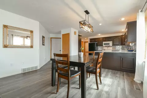 511 Spring View Cir, Beatrice, NE 68310 photo 9