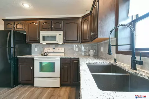 511 Spring View Cir, Beatrice, NE 68310 photo 13