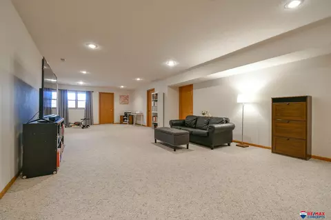 511 Spring View Cir, Beatrice, NE 68310 photo 24