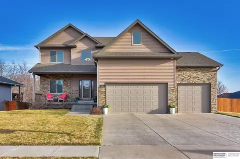 9424 Northern Sky Rd, Lincoln, NE 68505