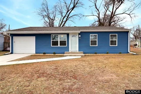 185 Pershing Rd, Fremont, NE 68025