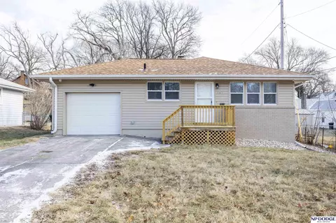 1317 S 55th St, Omaha, NE 68106