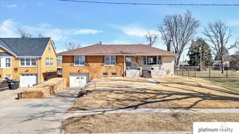 2433 S 15 St, Omaha, NE 68108