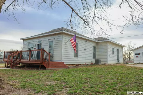 323 F St, Pawnee City, NE 68420