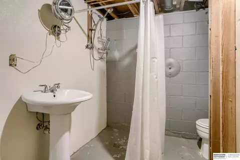 Bath - 12 Mulberry St, Johnson, NE 68378 photo 2 of 2