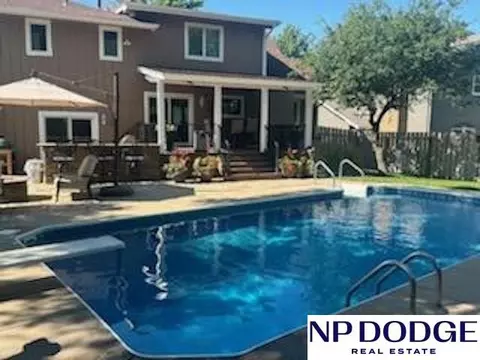 21270 Harney St, Elkhorn, NE 68022