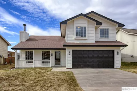 8134 Potter St, Omaha, NE 68122