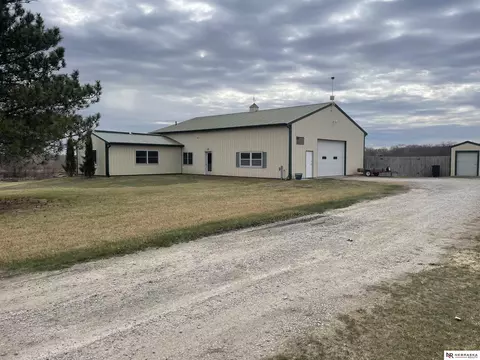 901 Gailyn Cir, Lincoln, NE 68523