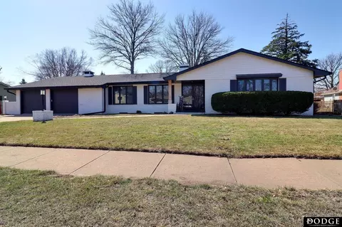 2225 E 7th St, Fremont, NE 68025