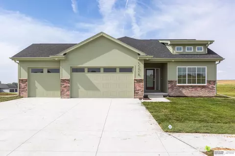 11218 S 218th St, Gretna, NE 68028