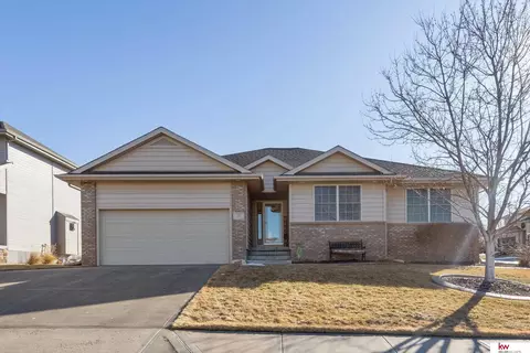 233 S 197 St, Elkhorn, NE 68022