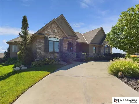 1403 N 195 St, Elkhorn, NE 68022