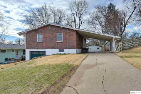 9477 Spencer St, Omaha, NE 68134