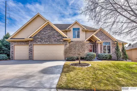 18057 Mayberry St, Elkhorn, NE 68022