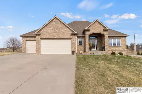 17579 Lochland Rdg, Council Bluffs, IA 51503