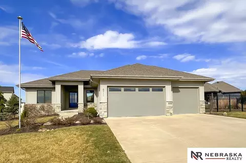 6711 S 209th St, Elkhorn, NE 68022