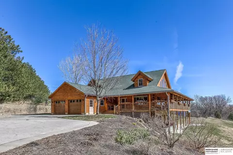 6444 N Ridge Rd, Fort Calhoun, NE 68023