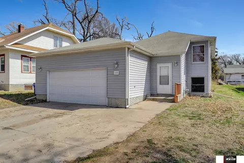 1110 N 43 St, Lincoln, NE 68503
