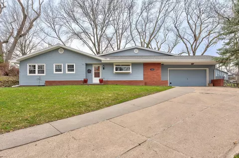 5126 S 81st St, Ralston, NE 68127