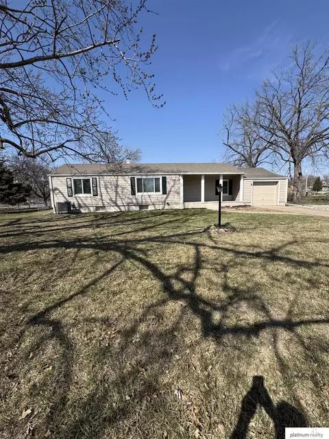 8302 Western Ave, Omaha, NE 68114