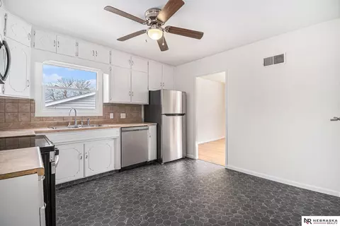 3632 Spring St, Omaha, NE 68105 photo 4