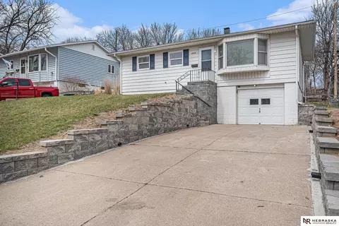 3632 Spring St, Omaha, NE 68105
