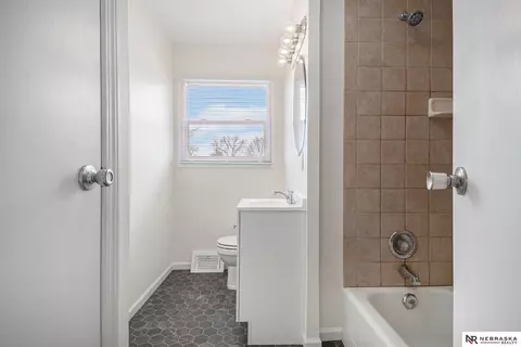 3632 Spring St, Omaha, NE 68105 photo 7