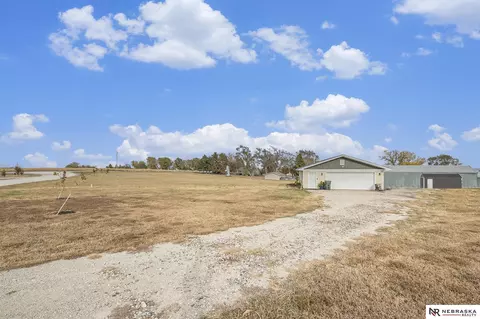 10255 Otter Trl, Plattsmouth, NE 68048