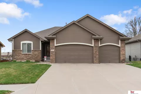 8534 S 106th St, La Vista, NE 68128
