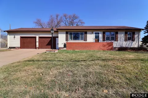 2328 E 9th St, Fremont, NE 68025