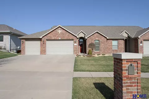 4705 S 76th St, Lincoln, NE 68516