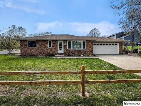 4301 Bel Ridge Dr, Lincoln, NE 68521