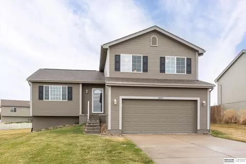 18922 Adams St, Omaha, NE 68135