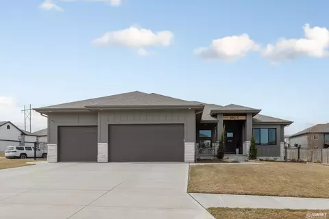 4606 N 183rd St, Elkhorn, NE 68022