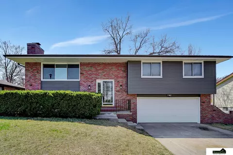 4521 Kirkwood Dr, Lincoln, NE 68516