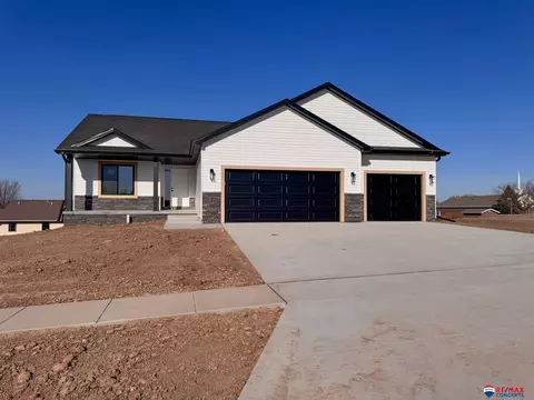 537 Woodsage Rd, Seward, NE 68434