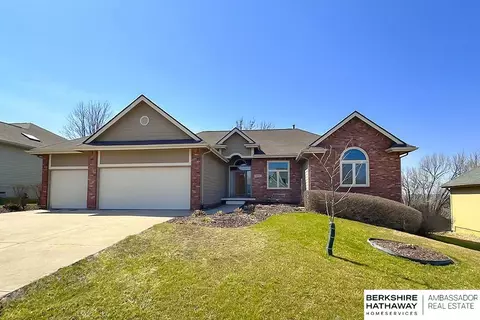 3902 N 160th St, Omaha, NE 68116