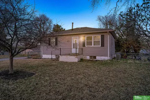 430 NW 19 St, Lincoln, NE 68528