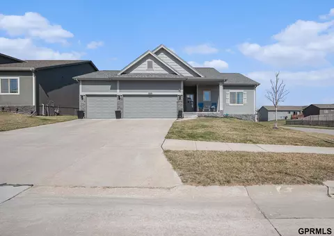 16604 Weber St, Bennington, NE 68007