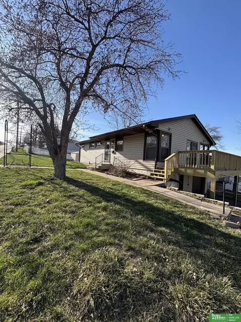 7924 Seymour St, Ralston, NE 68127