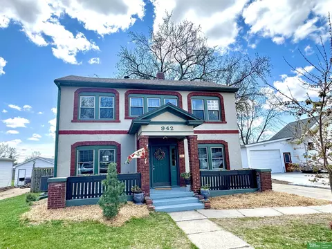 942 E 5th St, York, NE 68467