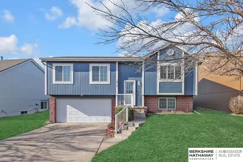 18742 V St, Omaha, NE 68135