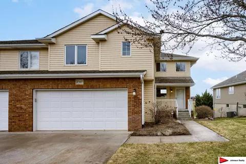 17437 Riviera Dr, Omaha, NE 68136