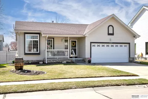 2609 Joann Ave, Bellevue, NE 68123