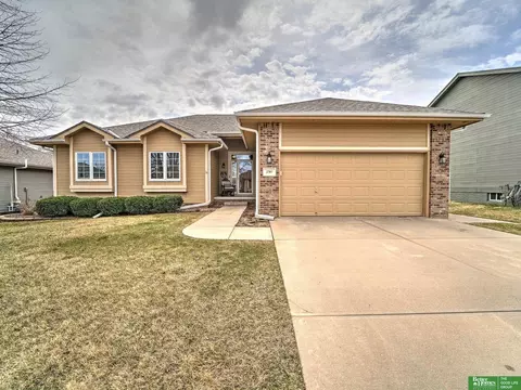 2707 John St, Papillion, NE 68133